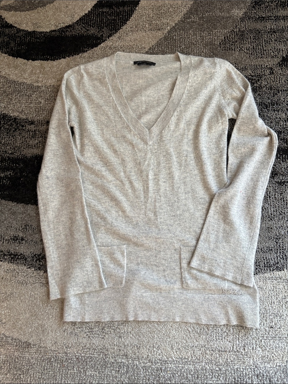 BCBG Maxazria Grey Wool/Angora Blend V-Neck Women's Sweater Size M